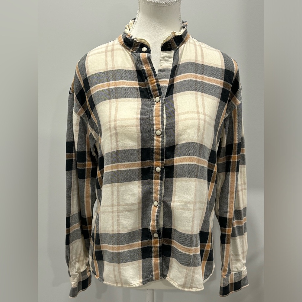 Eddie Bauer Flannel Shirt XS
Ruffled Pearl Snap Buttons Winter Outdoors Travel